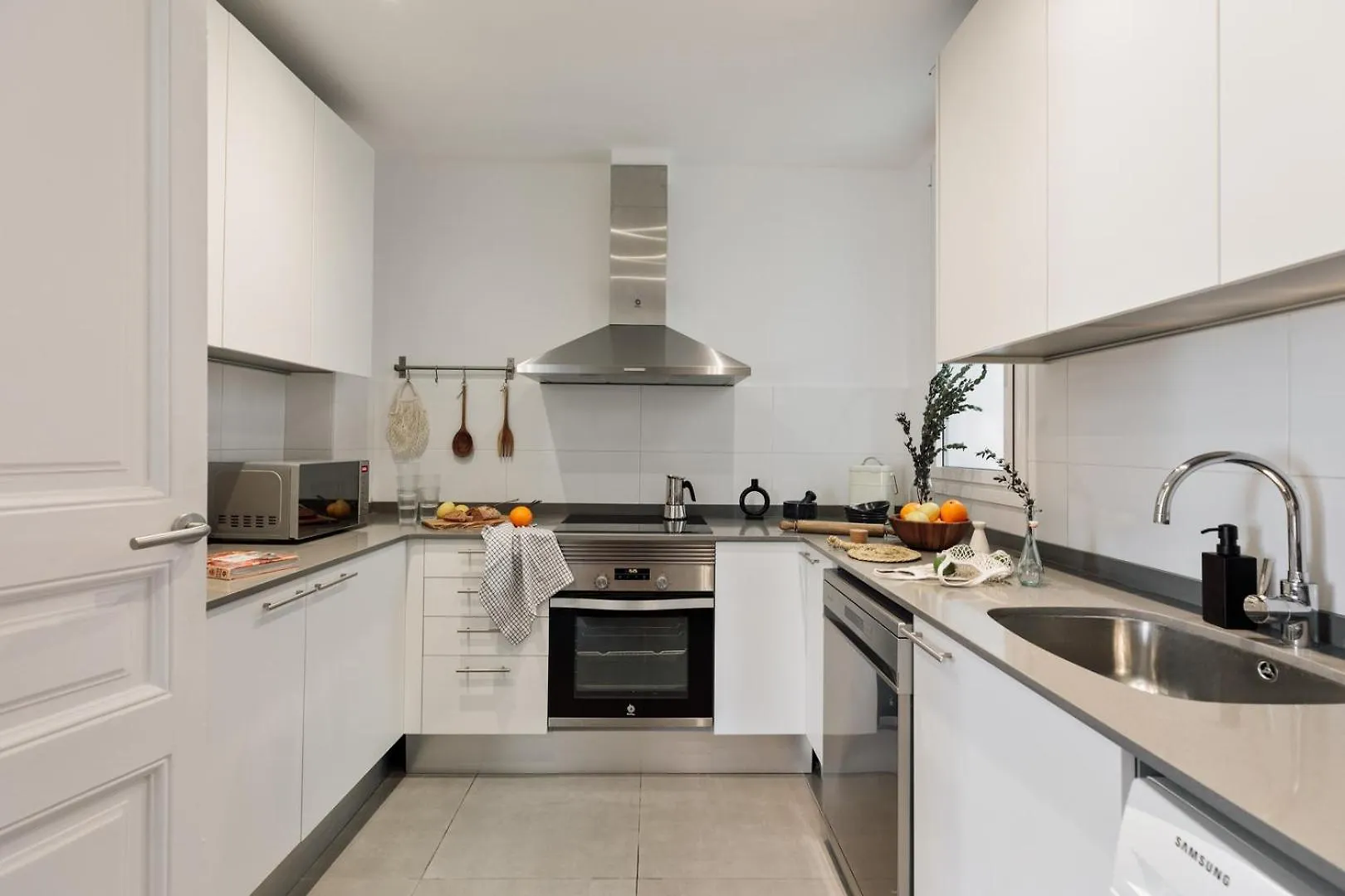 Appartamento Thracian - 3 Bedrooms And Balcony In L'Antiga Esquerra De L'Eixample Barcellona